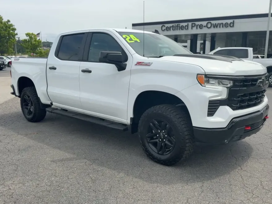 2024 Chevrolet Silverado 1500 LT Trail Boss photo 1