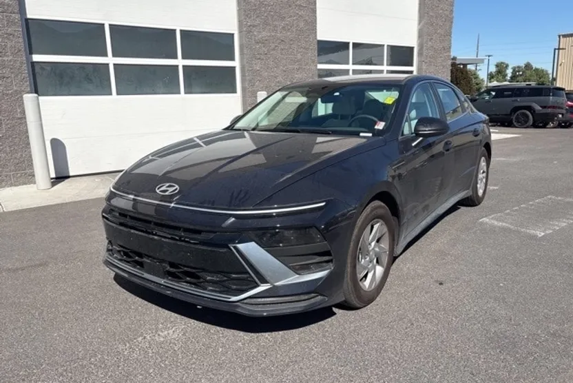 2025 Hyundai Sonata SE photo 1
