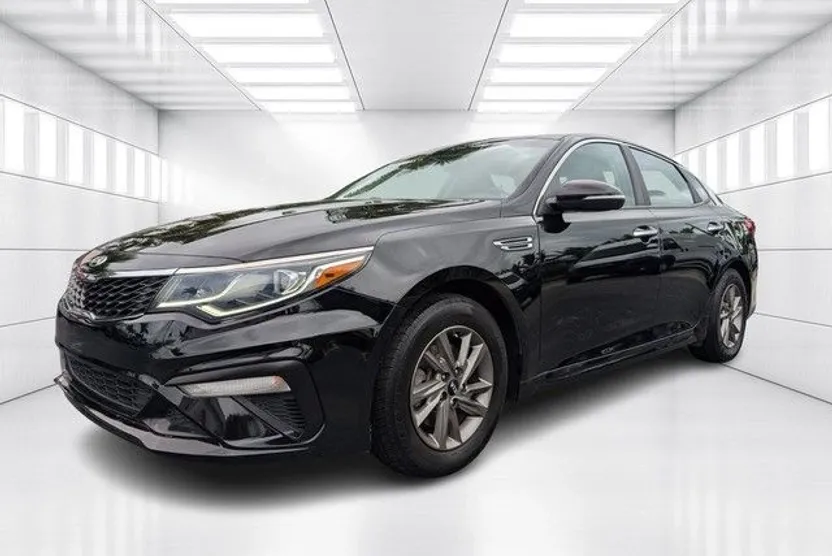 2020 Kia Optima LX SE photo 1