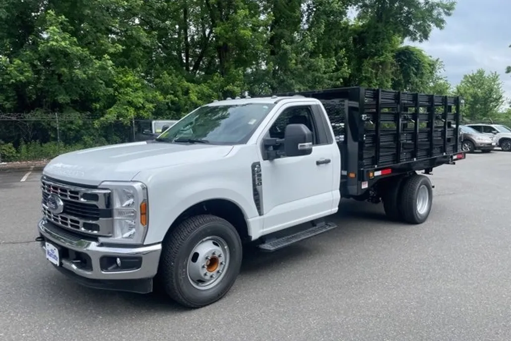 2025 Ford F-350 photo 1