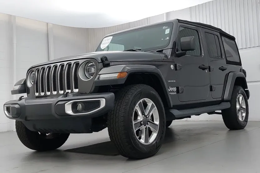 2020 Jeep Wrangler Unlimited Sahara photo 1