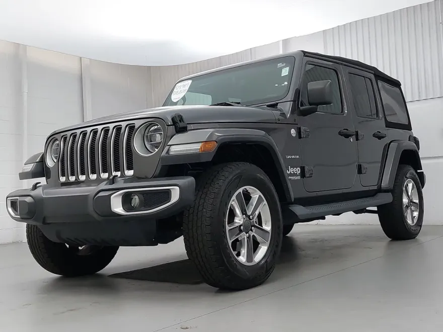 2020 Jeep Wrangler Unlimited Sahara photo 1