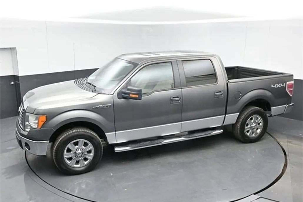 2010 Ford F-150 XL photo 1