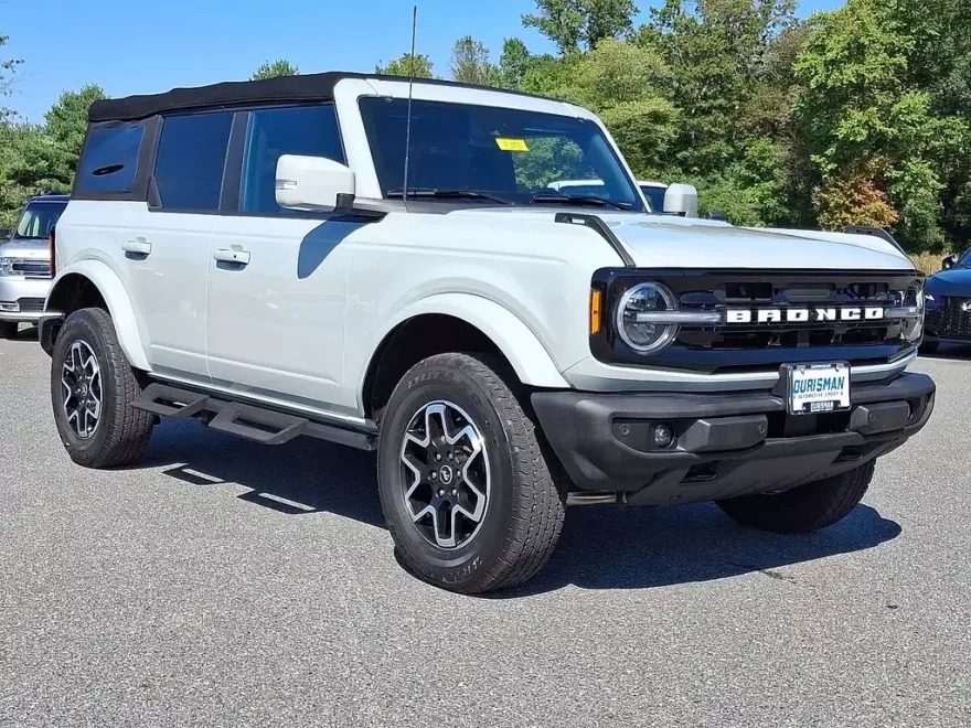 2023 Ford Bronco Outer Banks photo 1