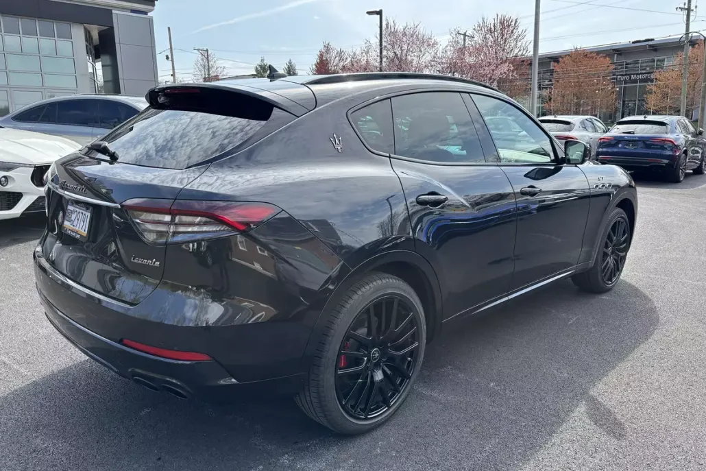2022 Maserati Levante GT photo 1