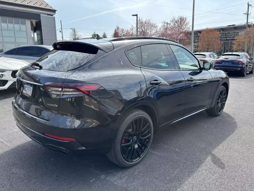 2022 Maserati Levante GT photo 1