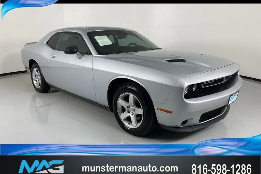 2020 Dodge Challenger SXT photo 1