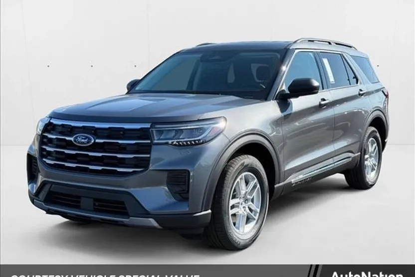 2025 Ford Explorer photo 1