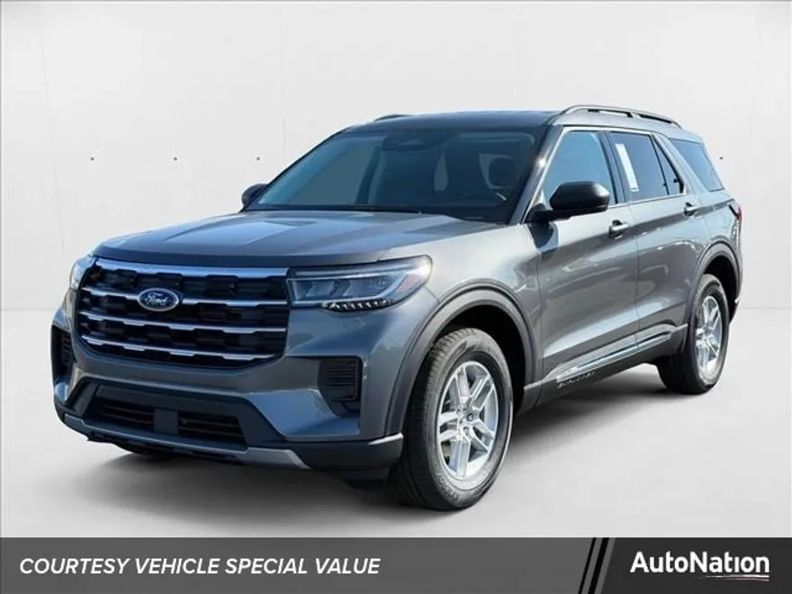 2025 Ford Explorer photo 1