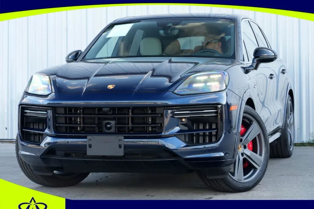2024 Porsche Cayenne Turbo E-Hybrid photo 1