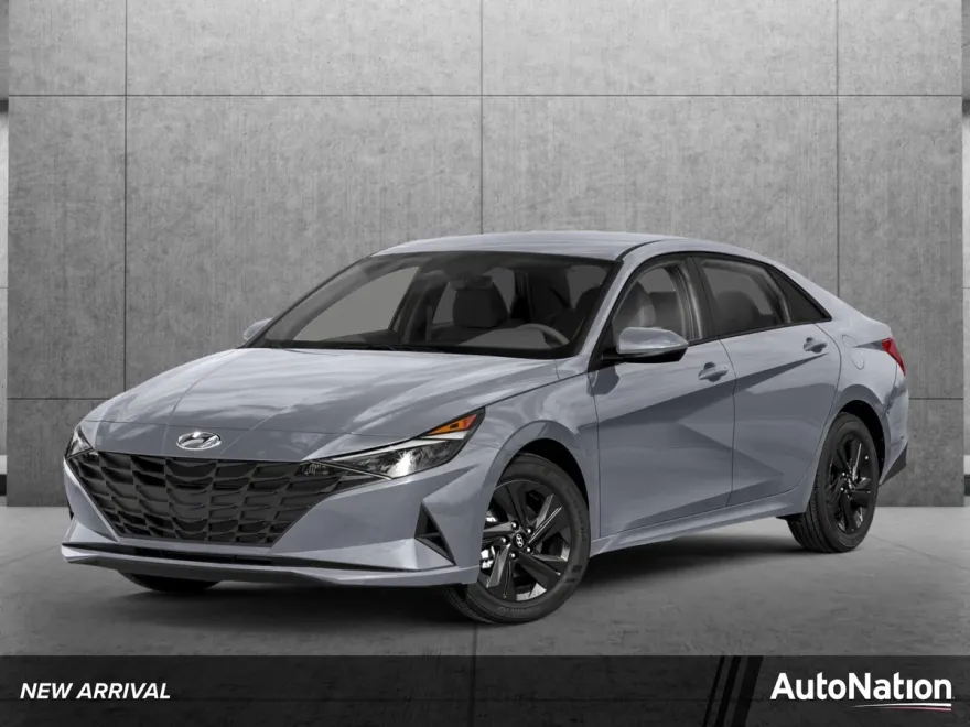 2023 Hyundai Elantra SEL photo 1