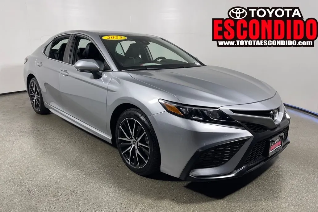 2023 Toyota Camry SE photo 1