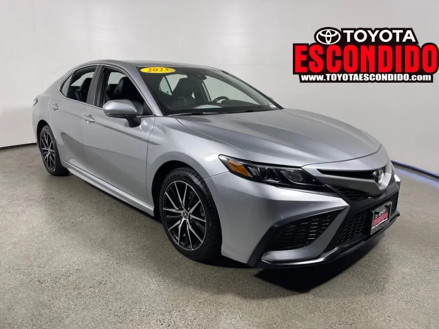 2023 Toyota Camry SE photo 1