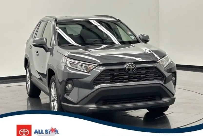2021 Toyota RAV4 XLE Premium photo 1
