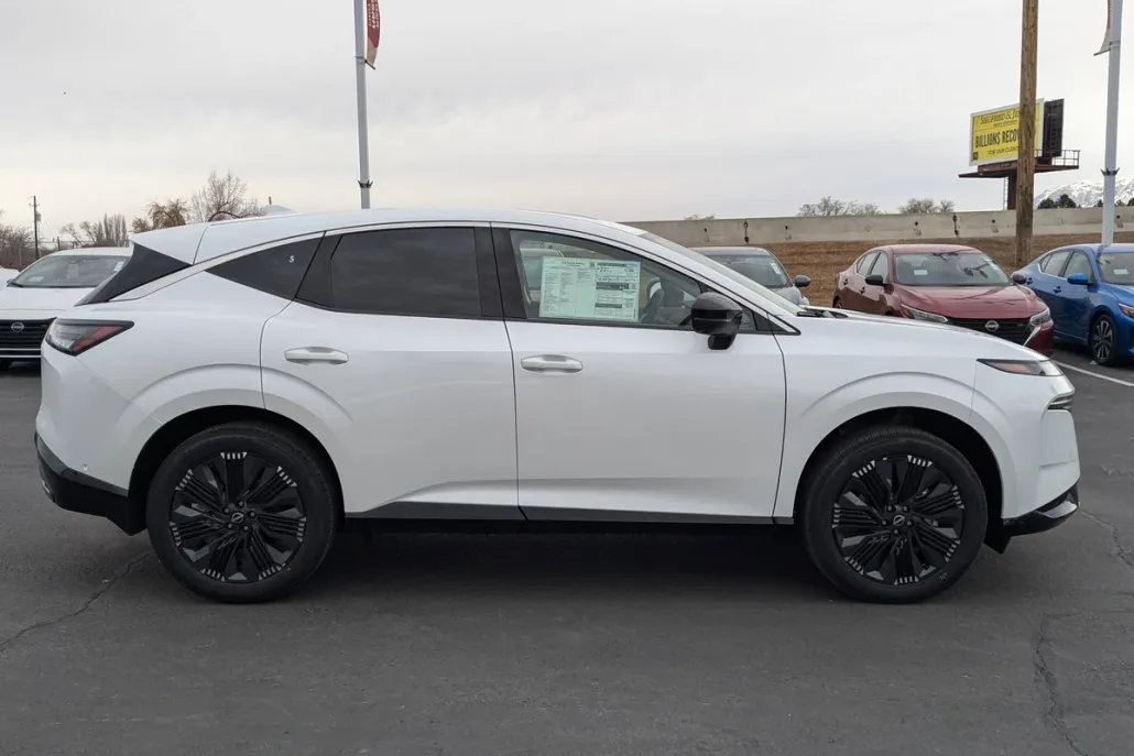 2025 Nissan Murano Platinum photo 1