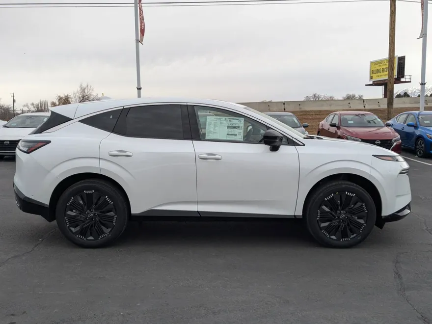 2025 Nissan Murano Platinum photo 1