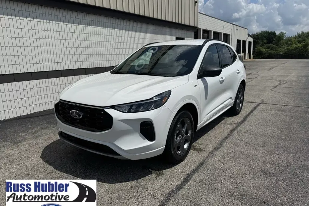 2024 Ford Escape ST-Line photo 1