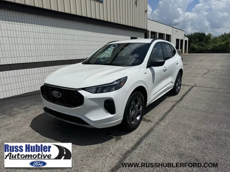 2024 Ford Escape ST-Line photo 1