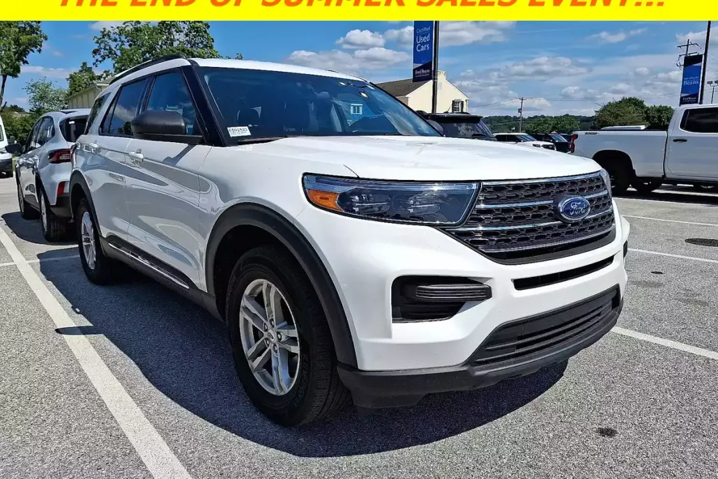 2022 Ford Explorer XLT photo 1