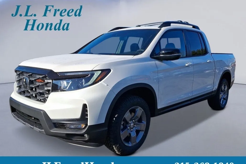 2025 Honda Ridgeline TrailSport photo 1