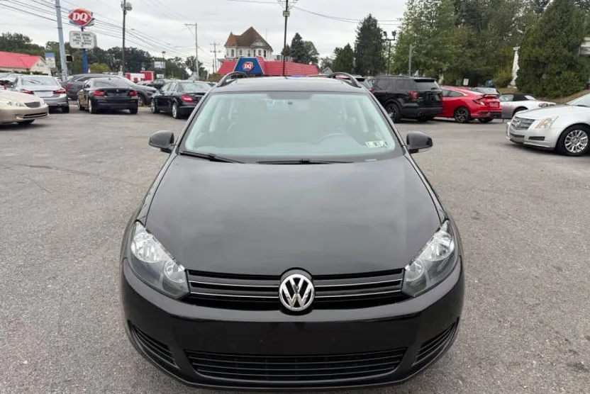 2013 Volkswagen Jetta SportWagen SE photo 1