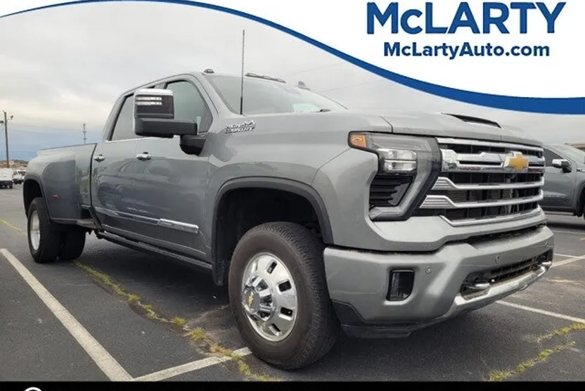 2024 Chevrolet Silverado 3500HD High Country photo 1
