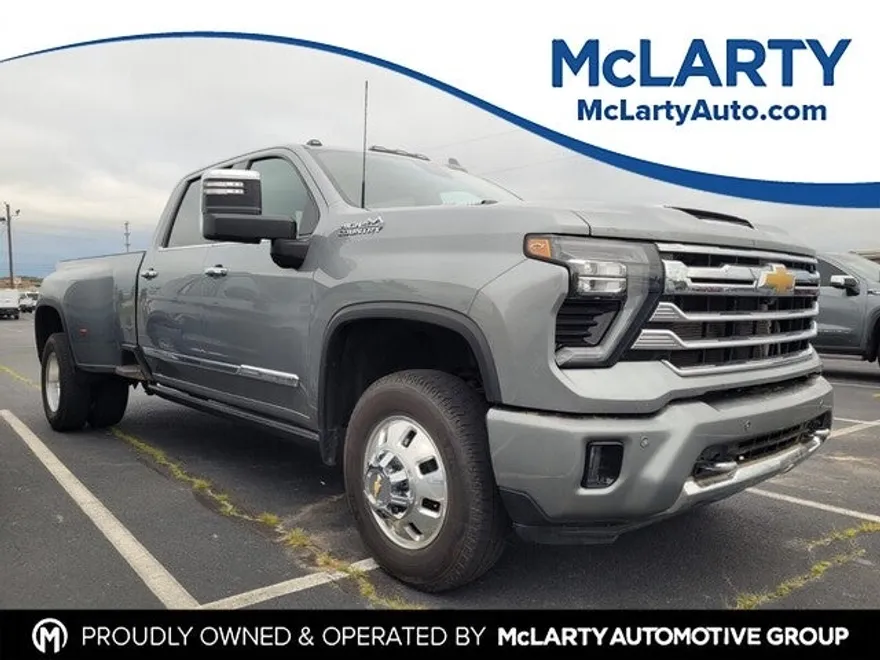 2024 Chevrolet Silverado 3500HD High Country photo 1