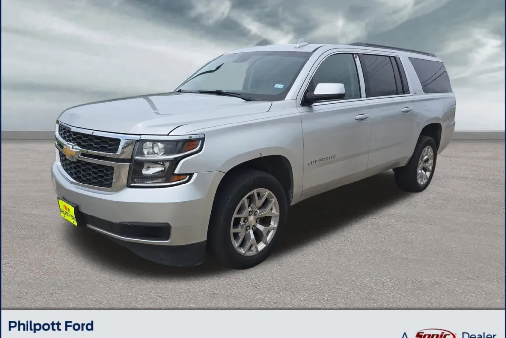 2018 Chevrolet Suburban LT photo 1