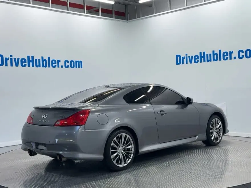 2011 Infiniti G37 Sport Coupe photo 1