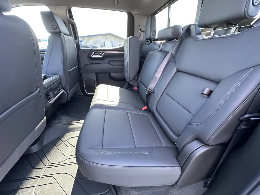 2025 Chevrolet Silverado 1500 RST photo 1