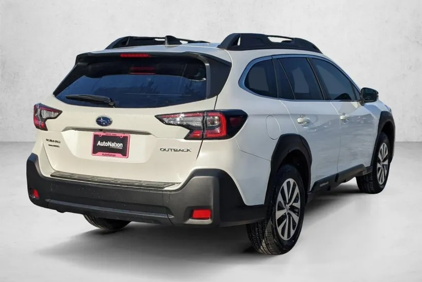 2025 Subaru Outback Premium photo 1
