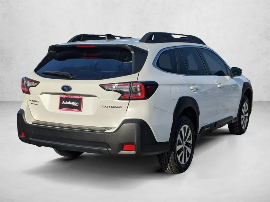 2025 Subaru Outback Premium photo 1