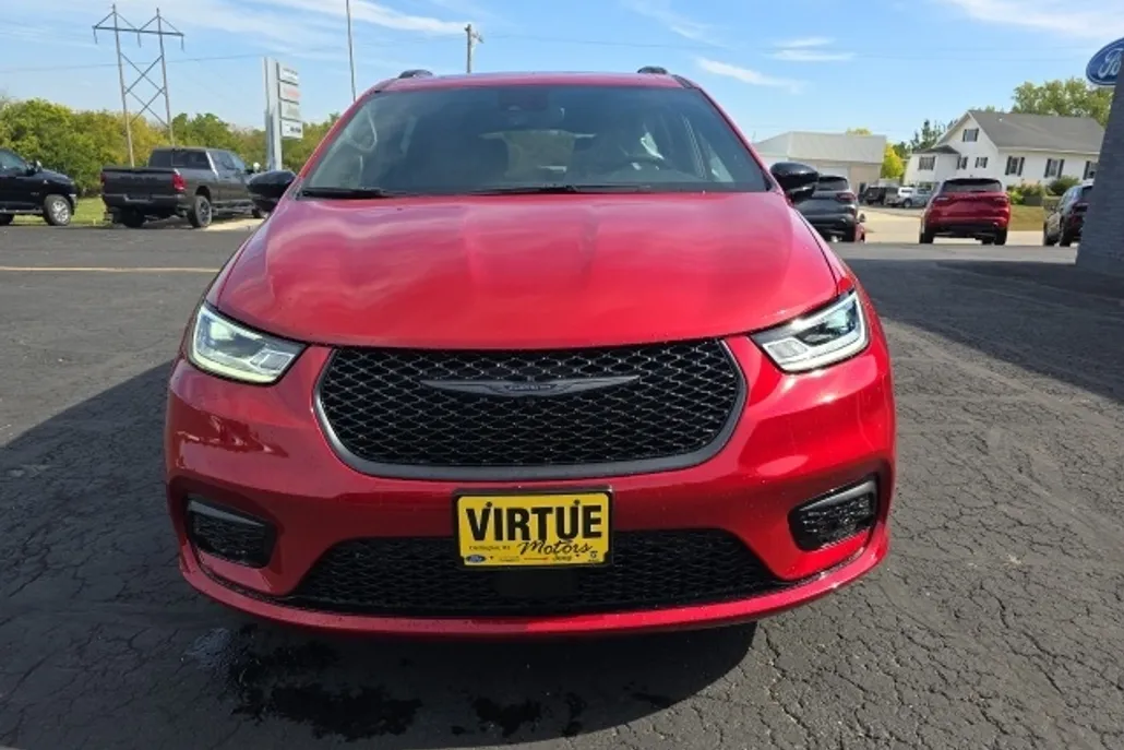 2026 Chrysler Pacifica Limited photo 1