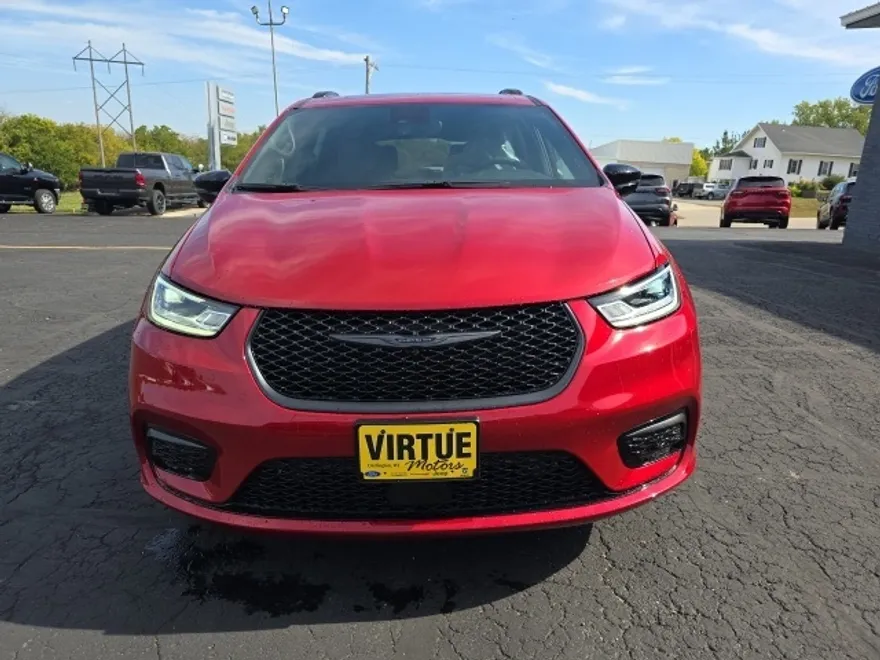 2026 Chrysler Pacifica Limited photo 1
