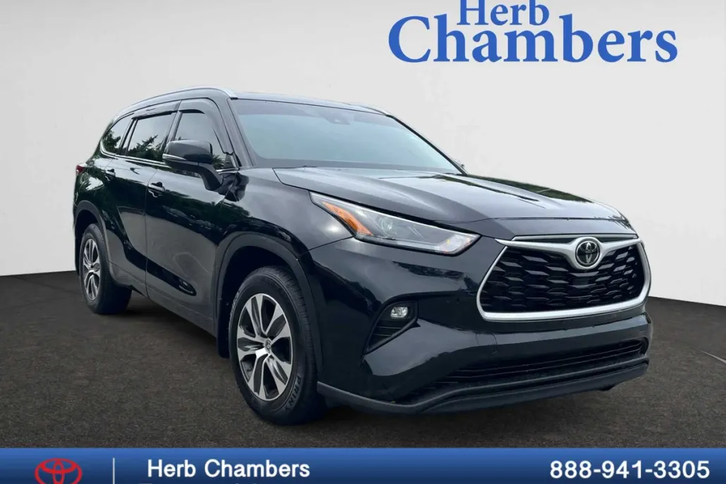 2022 Toyota Highlander XLE photo 1