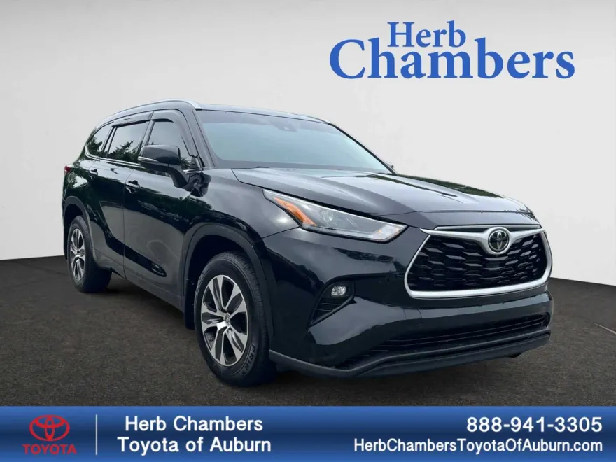 2022 Toyota Highlander XLE photo 1