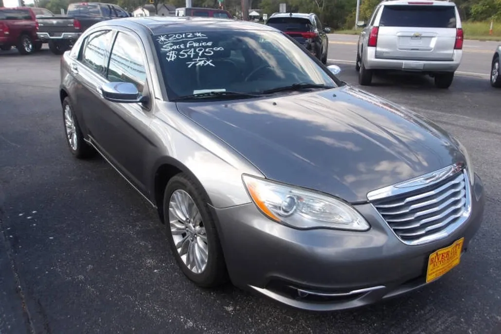 2012 Chrysler 200 Limited photo 1