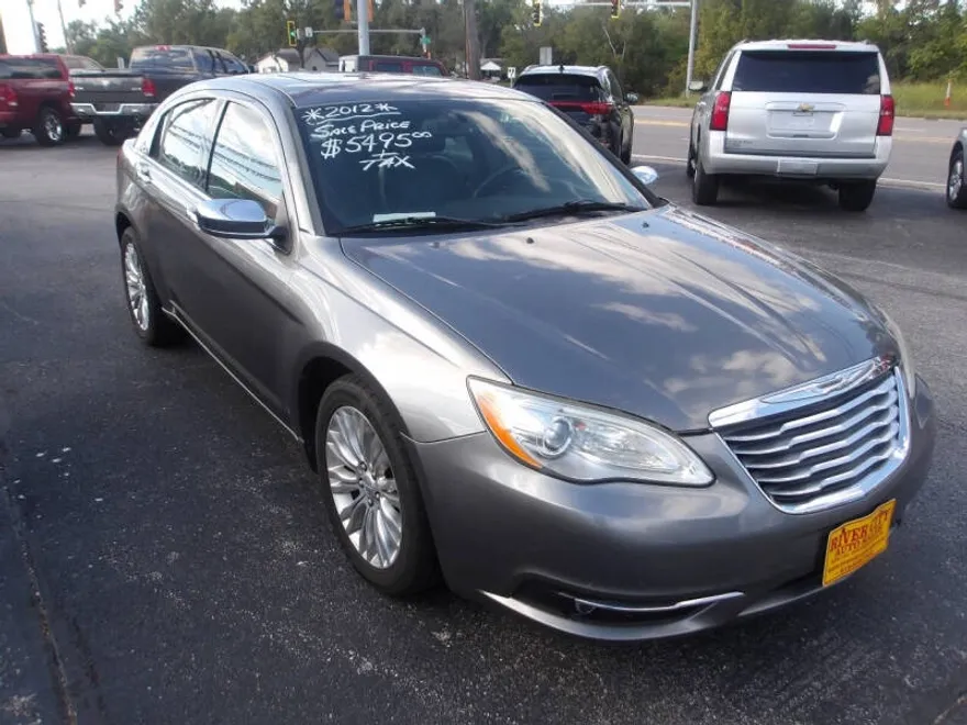 2012 Chrysler 200 Limited photo 1