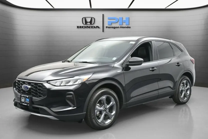 2025 Ford Escape ST-Line photo 1