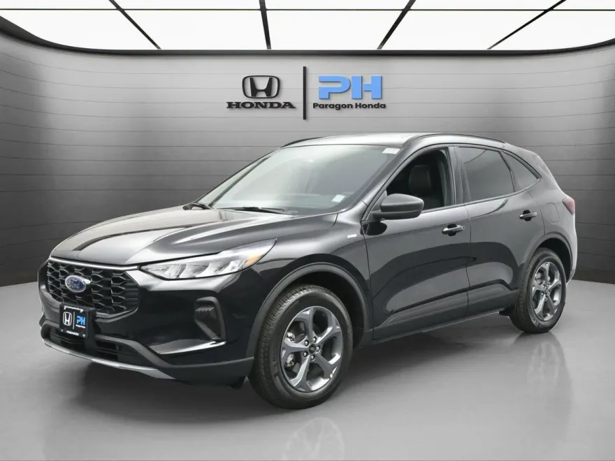 2025 Ford Escape ST-Line photo 1
