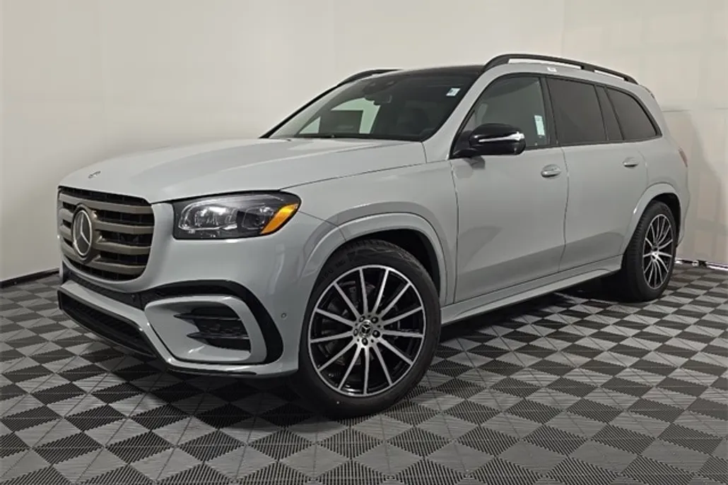 2026 Mercedes Benz GLS 450 4MATIC photo 1