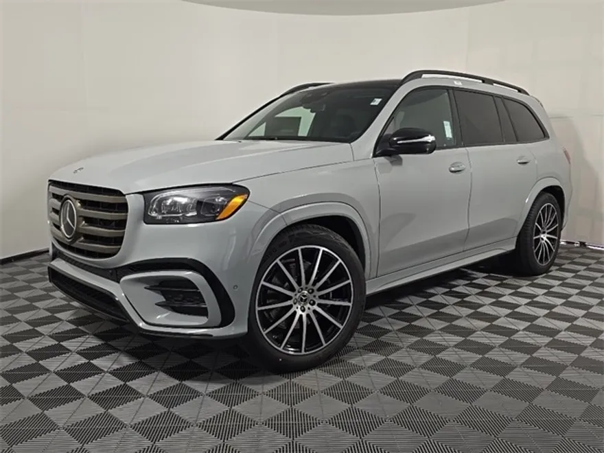 2026 Mercedes Benz GLS 450 4MATIC photo 1