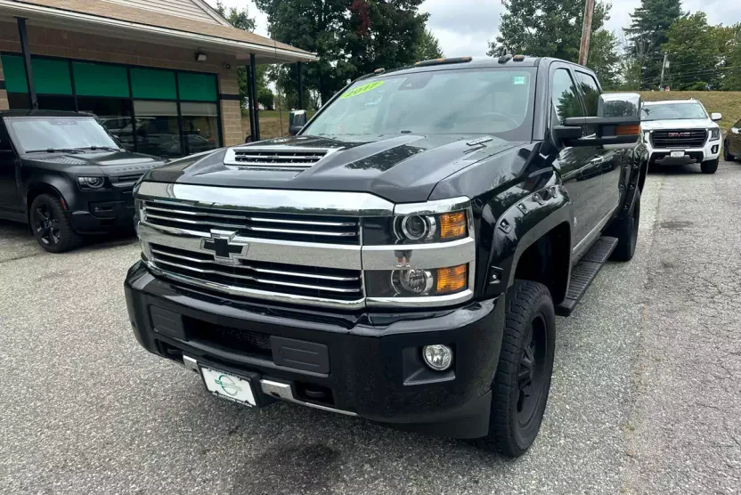 2017 Chevrolet Silverado 2500HD High Country photo 1