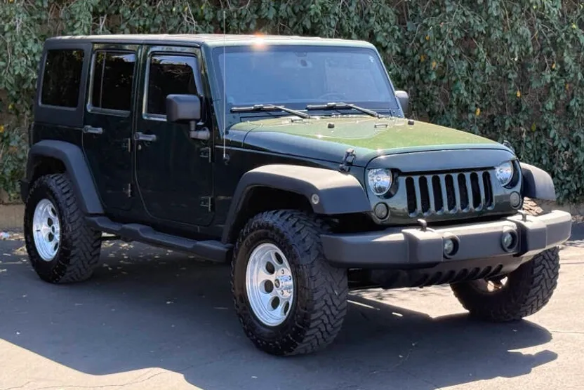 2011 Jeep Wrangler Unlimited X photo 1