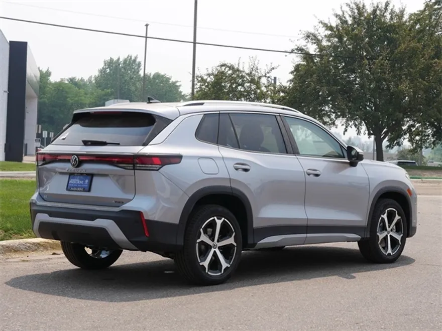2025 Volkswagen Tiguan SE photo 1
