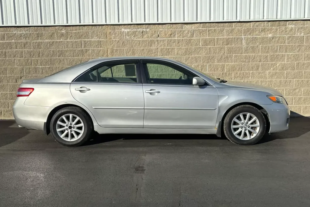 2010 Toyota Camry XLE photo 1