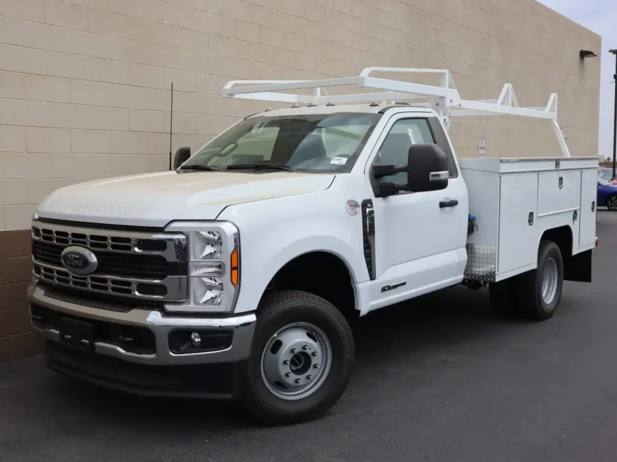 2024 Ford F-350 XL photo 1