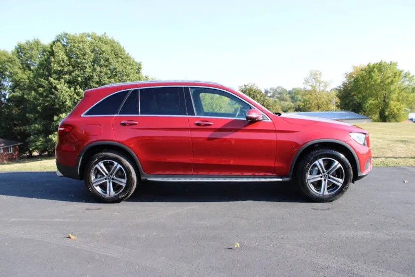 2019 Mercedes Benz GLC 300 4MATIC photo 1