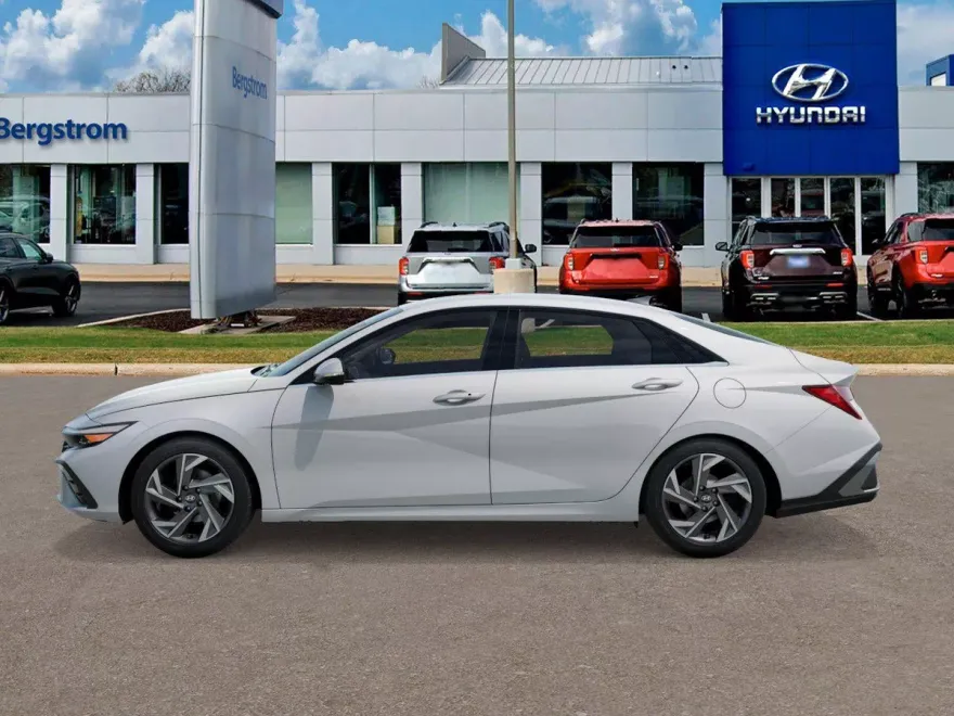 2025 Hyundai Elantra Limited photo 1
