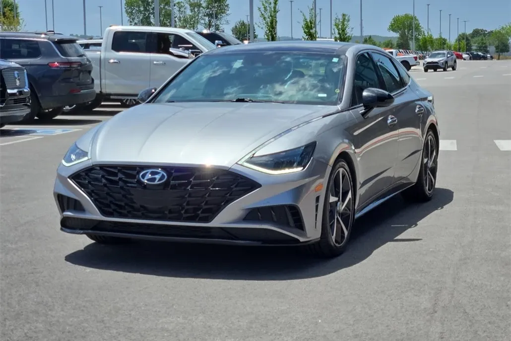 2022 Hyundai Sonata SEL Plus photo 1